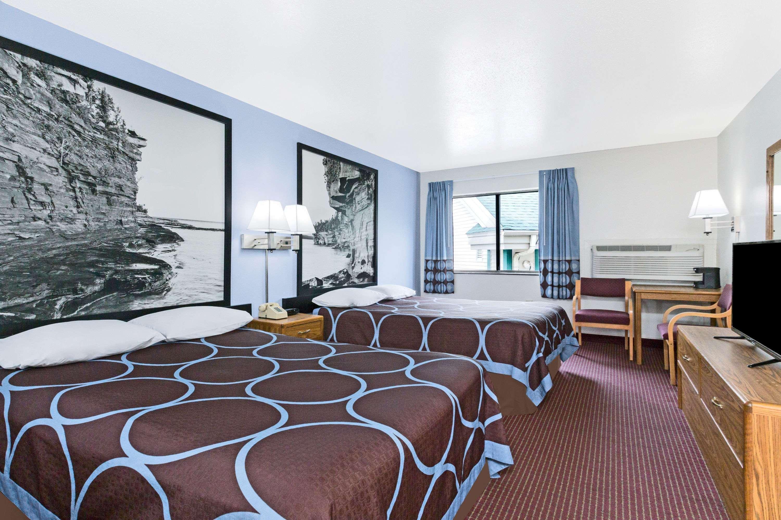 Hotel Super 8 By Wyndham Wisconsin Dells Exterior foto