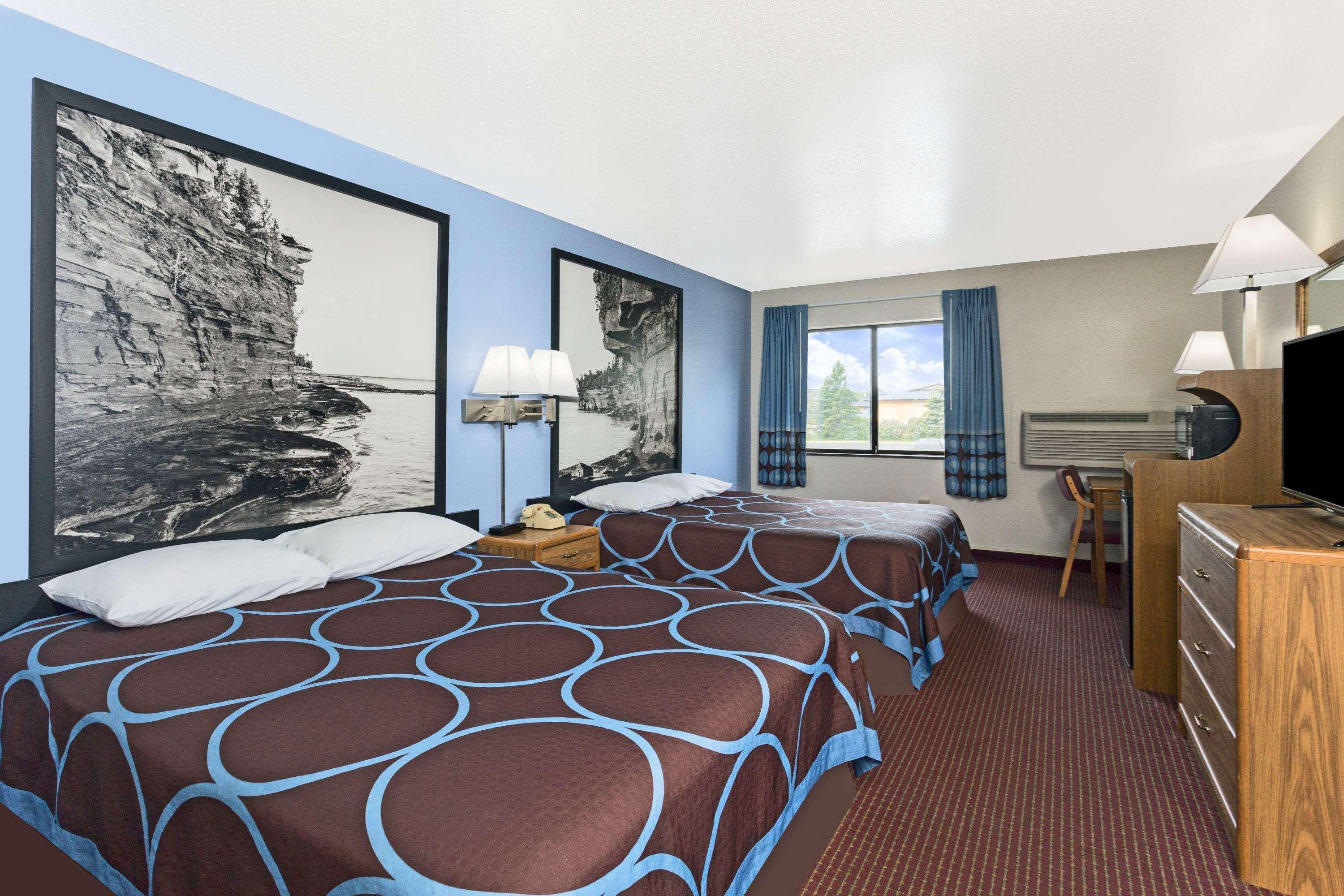 Hotel Super 8 By Wyndham Wisconsin Dells Exterior foto