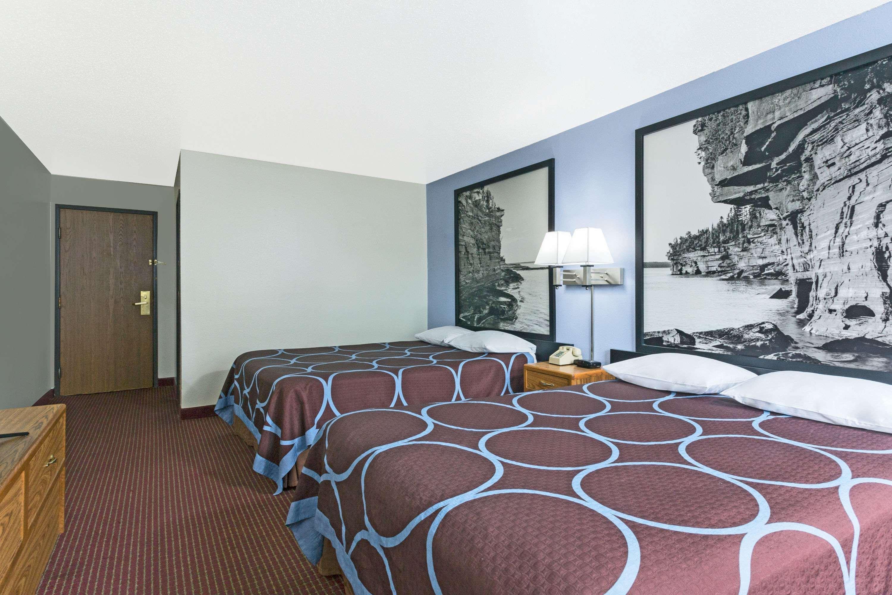 Hotel Super 8 By Wyndham Wisconsin Dells Exterior foto
