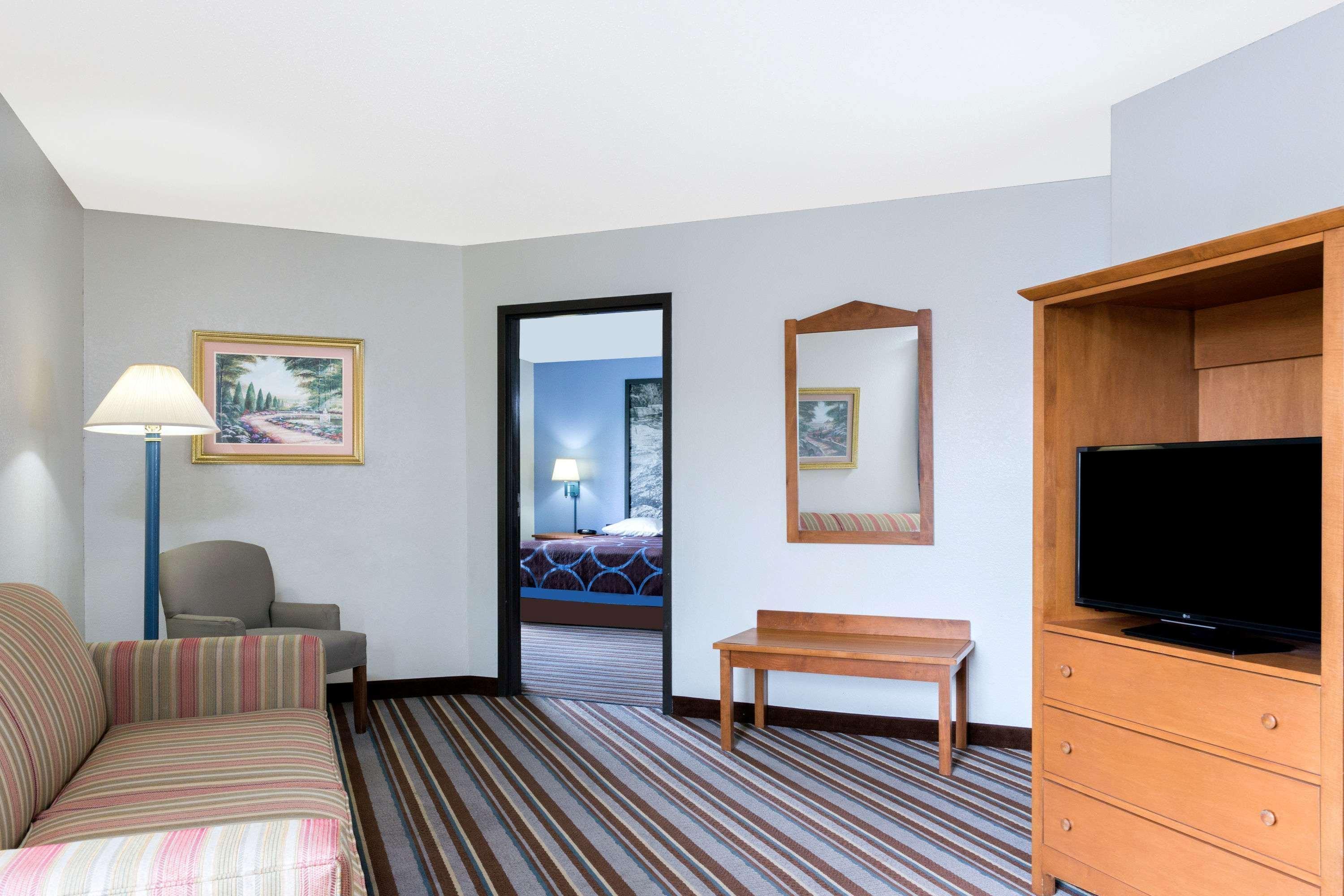 Hotel Super 8 By Wyndham Wisconsin Dells Exterior foto